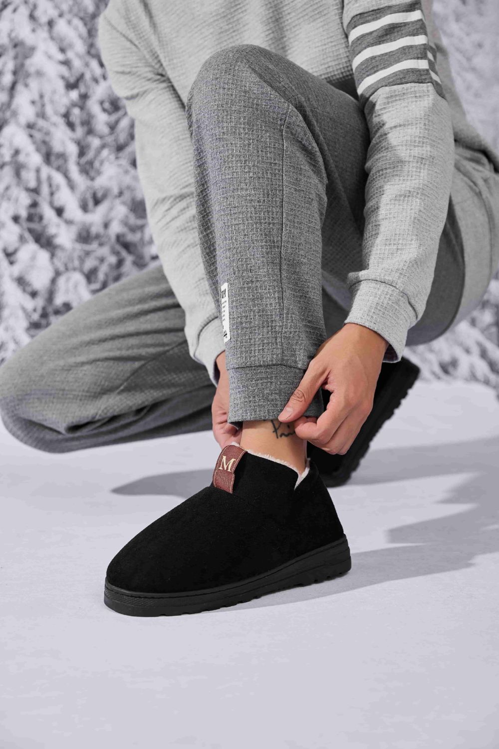 Letter M Suede Round Toe Slippers